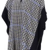 WOMEN'S PONCHO WITH ZIPPER AND PATTERN