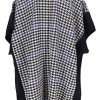 WOMEN'S PONCHO WITH ZIPPER AND PATTERN