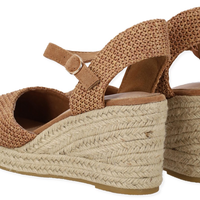 Ideal Shoes Γυναικεία Ψάθινη Πλατφόρμα Μεσαίου Τακουνιού