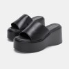 IDEAL SHOES Γυναικεία Πλατφόρμα-Παντόφλα σε Δερματίνη