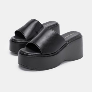 IDEAL SHOES Γυναικεία Πλατφόρμα-Παντόφλα σε Δερματίνη IDEAL SHOES Γυναικεία Πλατφόρμα-Παντόφλα σε Δερματίνη